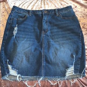 ‼️ SOLD ‼️distressed denim skirt